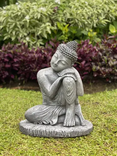 Artikelbild des Artikels “Hema - Buddha entspannt - linkes Knie hoch, 45 cm H | Steinguss “